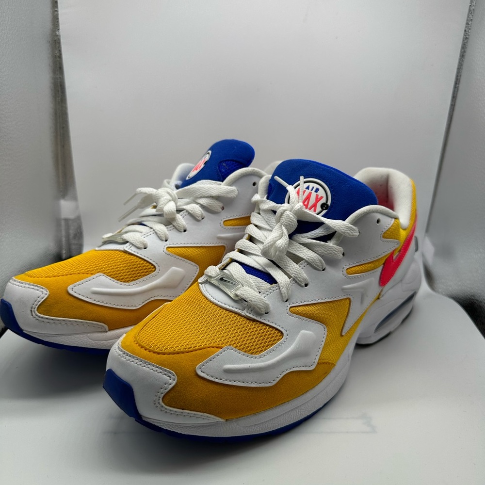 Nike Air Max2 Light
University Gold Flash Crimson